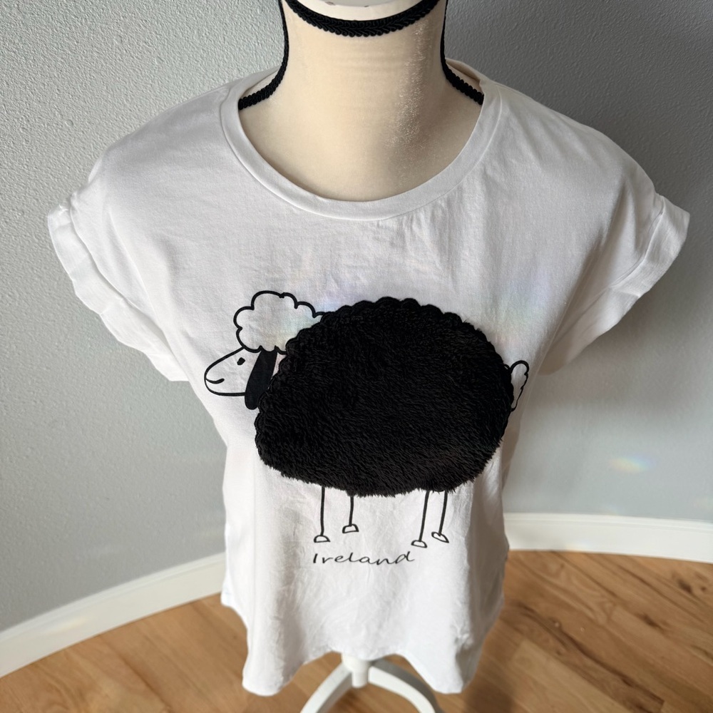 White Plush Sheep Rolled Sleeve Ladies T-Shirt Women's White Sheep Graphic Tee - Picture 4 of 9
